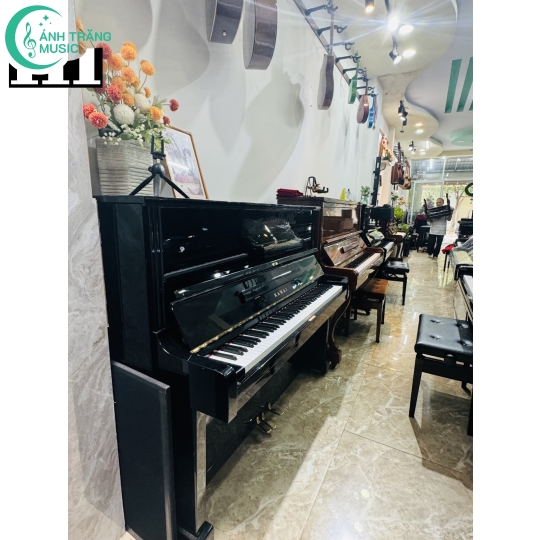 YAMAHA U3H 